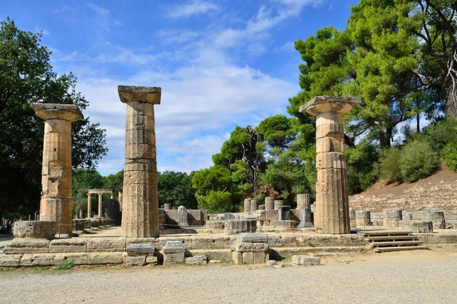 3-Day Ancient Greek Archaeological Sites Tour from Athens - Guides and bus drivers: what makes the difference on this route