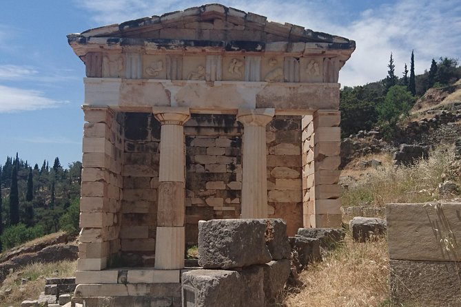 3-Day Classical Greece Tour: Epidaurus, Mycenae, Nafplion, Olympia, Delphi - Day 3: Delphi museum context, then the arch and the ancient town
