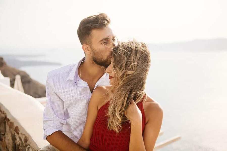 30’ Photoshoot in Oia! 30 edited photos! Effortless & Fun! - The Photographer Factor: Gender, Style, and Getting the Best Fit