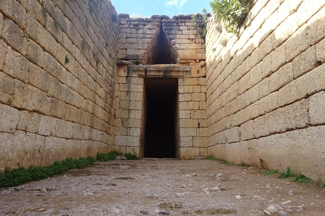 4-Day Classical Greece Tour: Epidaurus, Mycenae, Olympia, Delphi, Meteora - Day 3: Delphi, the walk for Apollo, and the museum highlights