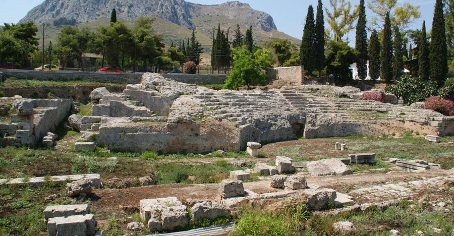 4-Day Tour of Mycenae, Epidaurus, Olympia, Delphi & Meteora - Nafplio stop and the first night: a breather before Olympia