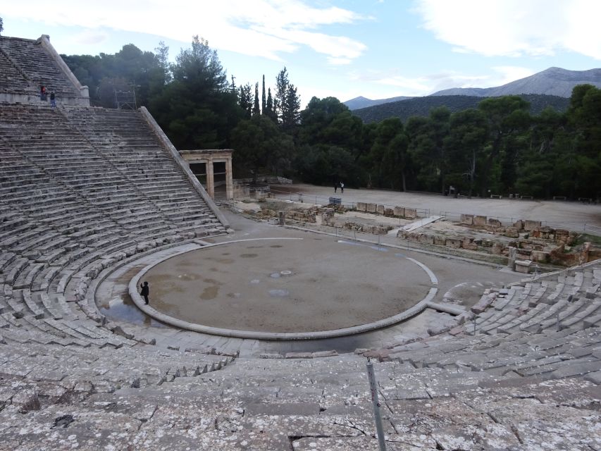 4-Day Tour of Mycenae, Epidaurus, Olympia, Delphi & Meteora - Hotels and meals: what half-board feels like in real life