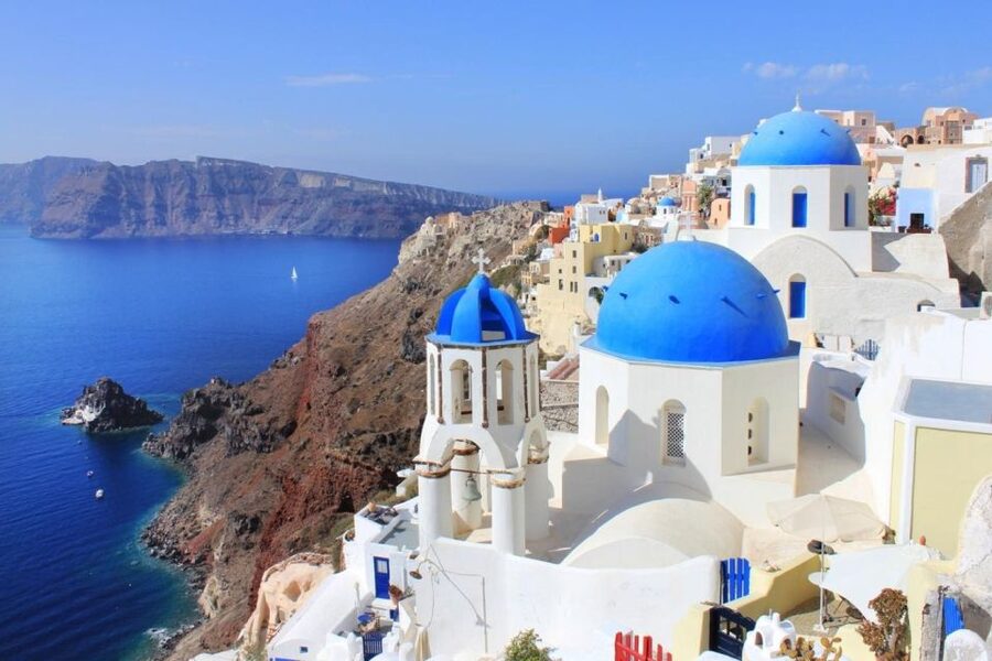 5-h Best of Santorini Sightseeing Guided Tour - Hotel pickup, then straight to Oia’s blue domes
