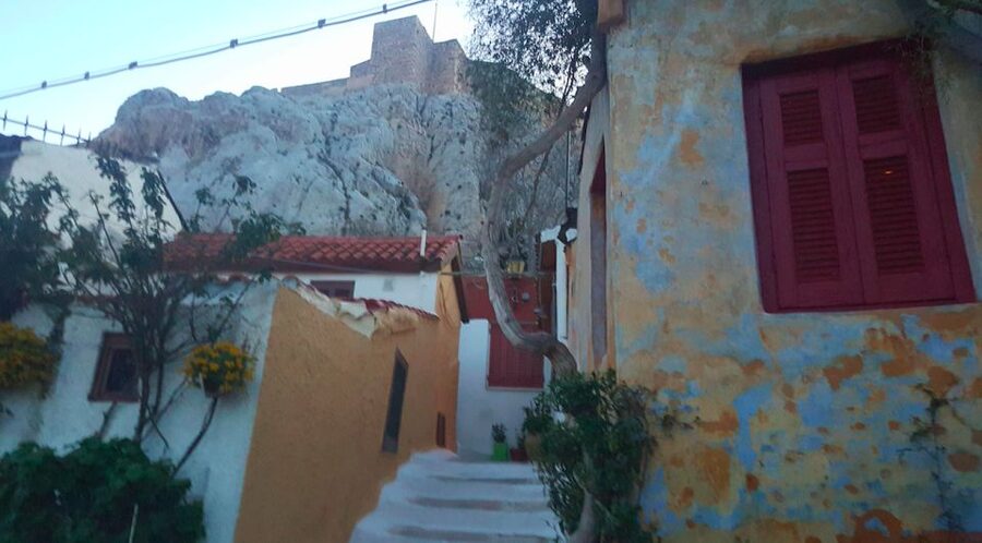 Acropolis, Parthenon and Plaka Guided tour with entrances - Guides and Pacing, Why the Best Ones Make It Better