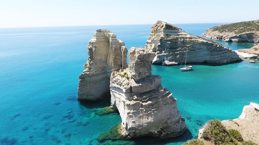 Adamantas: Full-Day Milos & Poliegos Boat Tour with Meals - Kleftiko caves and the photo-crazy limestone cliffs