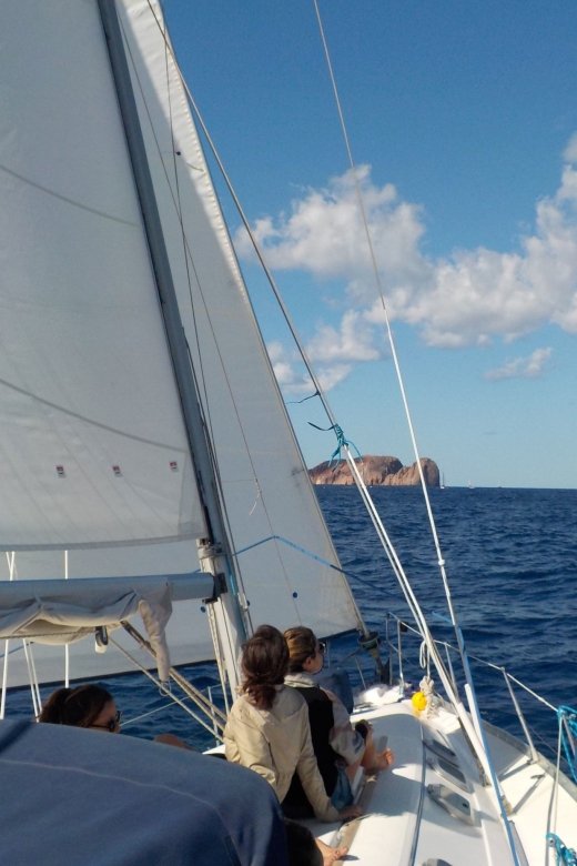 Adamantas: Milos Sightseeing Sailboat Cruise - Cape Vani and Kalogries: the first swim with minerals in view