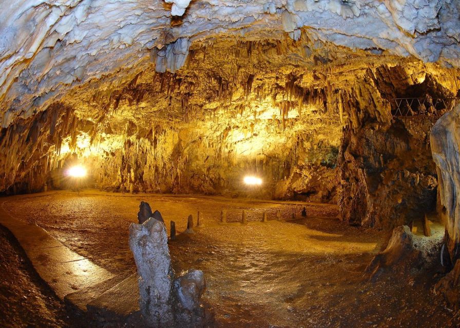 Argostoli: Explore Fiskardo, Myrtos Beach, Melissani Cave - Myrtos Beach: the world-famous view that fits into a tight schedule