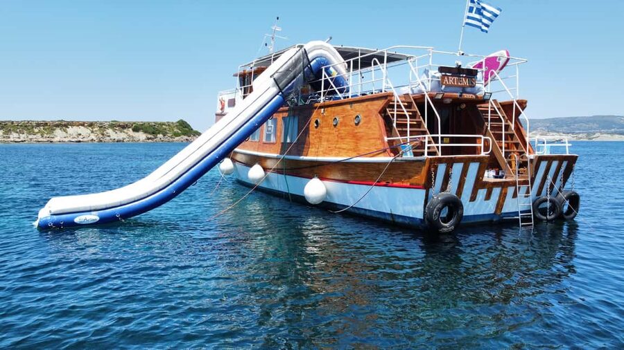 Argostoli: Full-Day Boat Cruise with Lunch - White Rocks and the first swim: turquoise coves with hidden corners