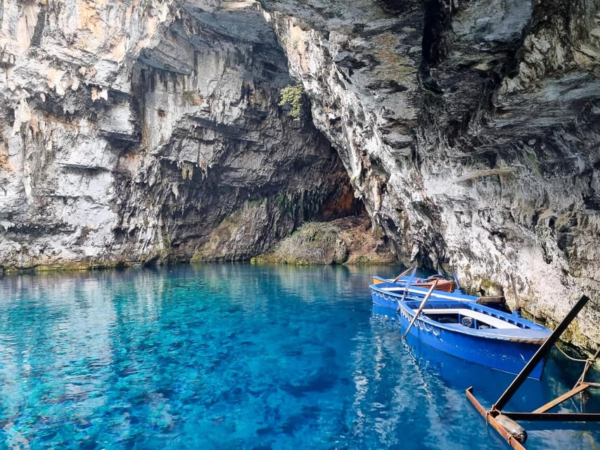 Argostoli: Melissani & Drogarati Cave Tour with Wine Tasting - The guide factor: why stories can make caves more memorable