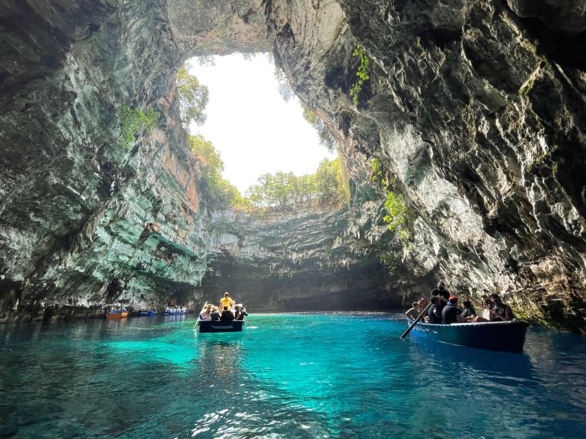 Argostoli: Melissani Lake, Drogarati Cave, and Myrtos Beach - Drogarati Cave: 118 steps and 150-million-year stalactites