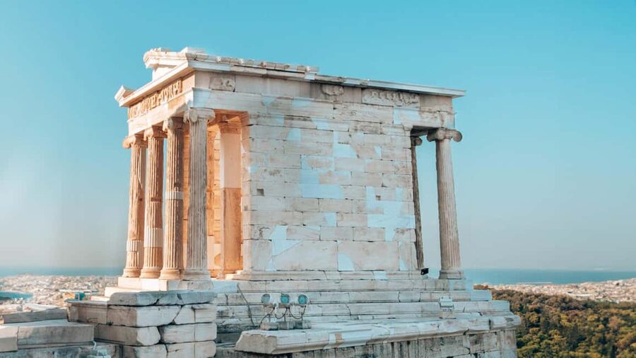 Athens: Acropolis Beat the Heat Guided Tour - Parthenon time: the democracy context, the big views, and the crowd reality