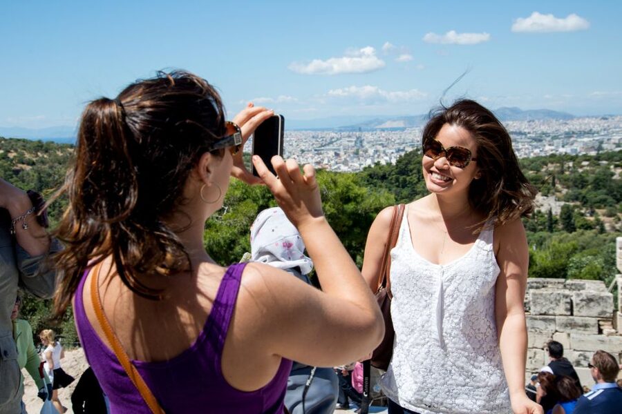 Athens: Acropolis, Parthenon & Acropolis Museum Guided Tour - Meeting the Acropolis: where the tour starts and how long it actually takes