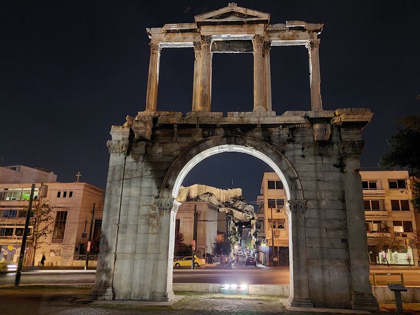 Athens: City Highlights Nighttime Walking Tour in Spanish - Key things to look for on this Athens night tour