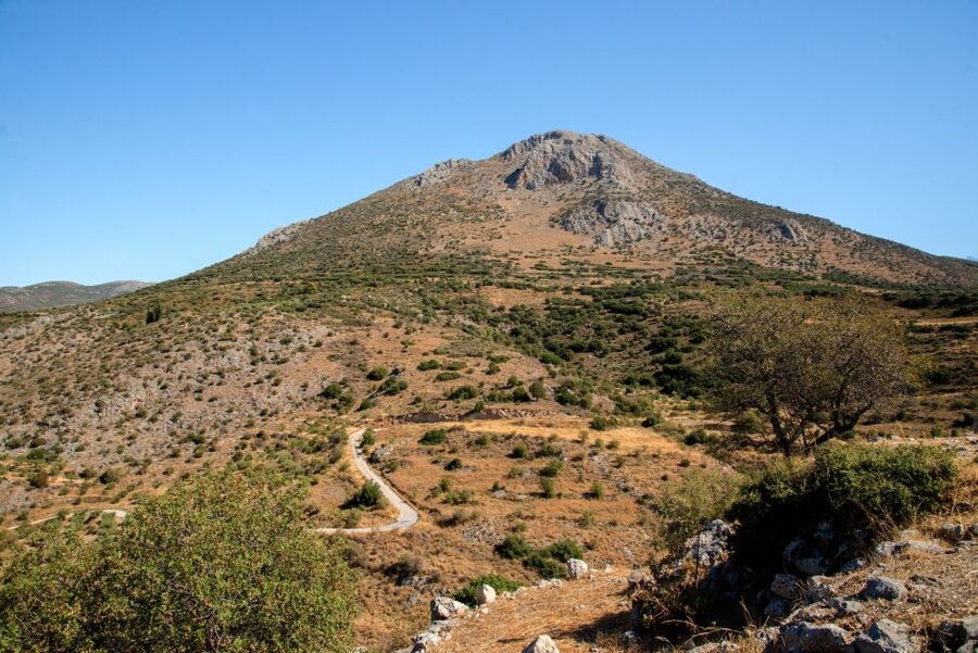 Athens: Corinth Canal, Mycenae and Nafplio Day Tour - Treasury of Atreus and the Tomb of Agamemnon: The Beehive Chamber Moment