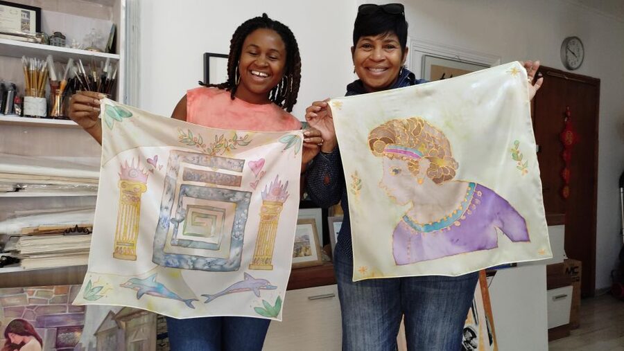 Athens: Create your own Greek Silk Scarf Souvenirs - Finding Ioanna Art Studio Near the Acropolis Area