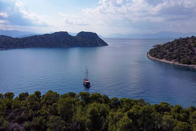 Athens Day Cruise: 3 Islands Tour in the Saronic Gulf with Lunch - Aegina highlights in 2 hours: Kolona and pistachio tasting time