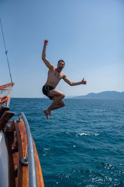 Athens Day Cruise: Agistri, Moni & Aegina + Lunch & Drinks - Agistri Island: Megalochori, Skala, beaches, and the bike option