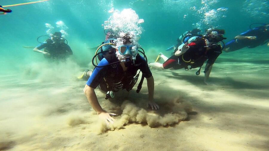 Athens East Coast: Discover Scuba Diving in Nea Makri - Your underwater session in Schinias Bay: timing, depth, and what to look for