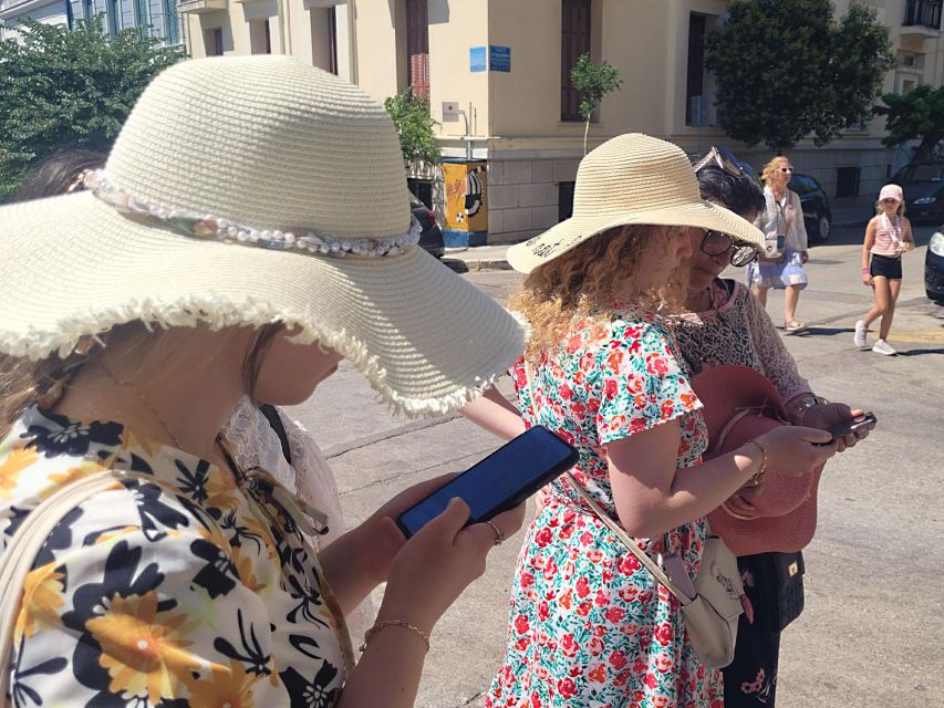 Athens: Family Mythology Treasure Hunt and Tour - Smartphone riddles that keep the team moving