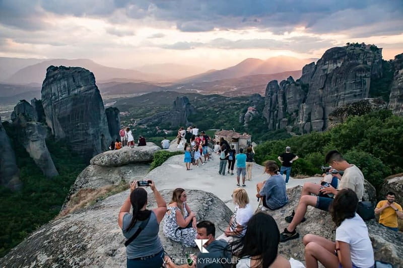 Athens: Guided Tour to Meteora Monasteries & Hermit Caves - Audio Guide Power, Wi-Fi, and How to Make It Easier on Your Feet