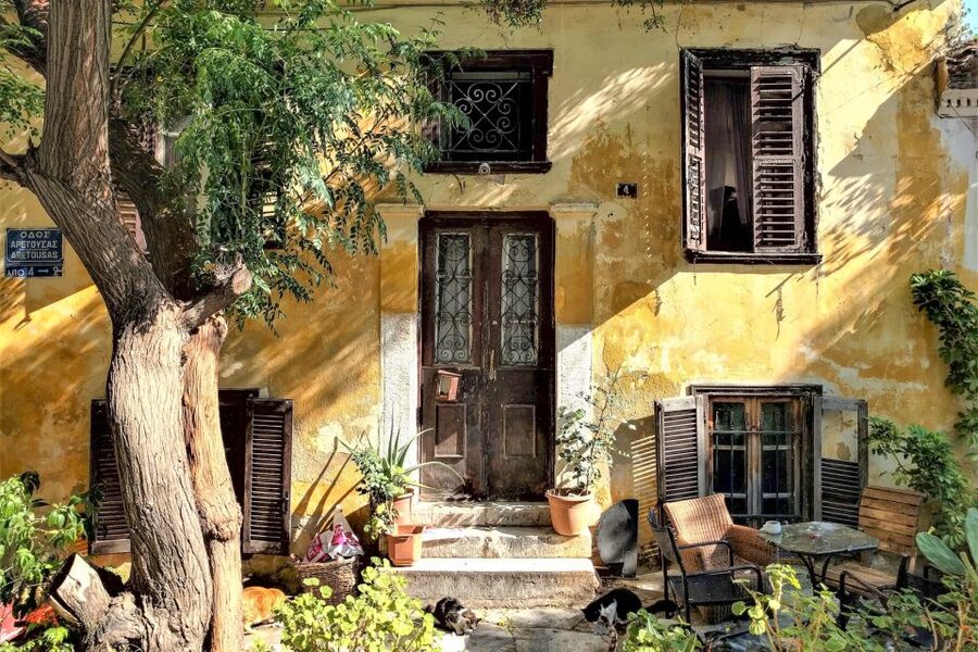 Athens Instagram Tour: The Most Scenic Spots - Anafiotika: photo time in the quieter side streets