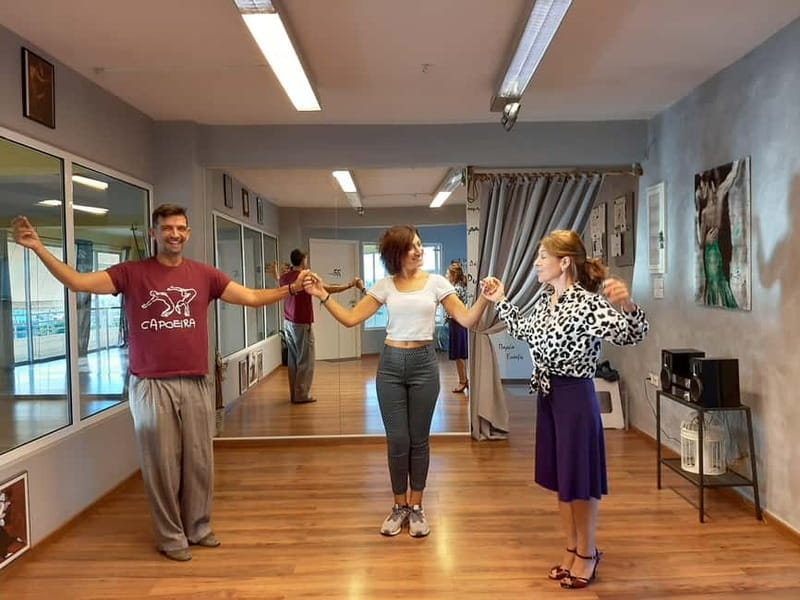 Athens: Learn the Greek Dances with Sweet Treat - La Yumba Dance House: Finding the Sea-View Studio by Metro