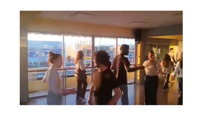 Athens: Learn the Greek Dances with Sweet Treat - Practical Tips for Your Best Performance (Without Overthinking It)