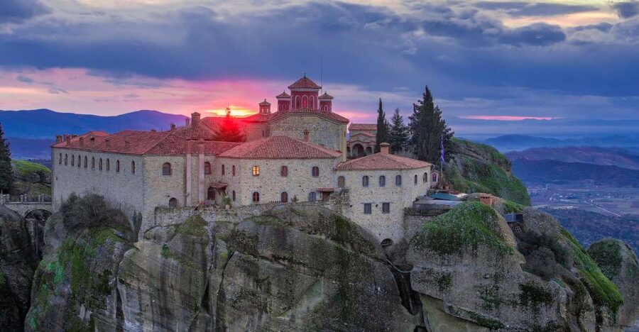 Athens: Meteora 2-Day Trip with Hotel, Sunset & Morning tour - Your First Afternoon in Kalambaka and the Hotel Reality Check