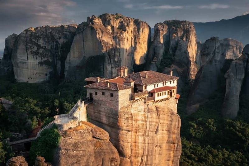 Athens: Meteora Day Trip in Spanish with Live Guide & Lunch - The seasonal bonus: Meteora sunset from November to March