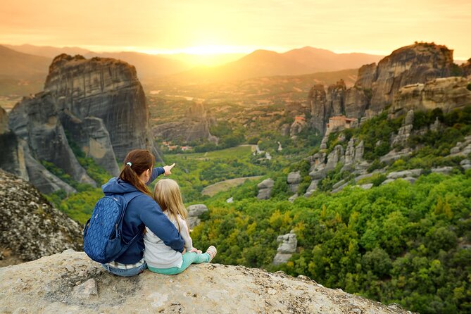 Athens: Meteora Monasteries, Caves & Coastal Stopovers with Lunch - Kamena Vourla coastal brunch and the optional sunset dinner by the sea