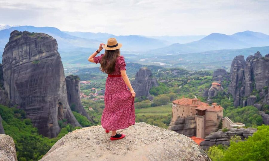Athens: Meteora Monasteries Day Trip with Caves and Lunch - Key highlights you’ll notice right away