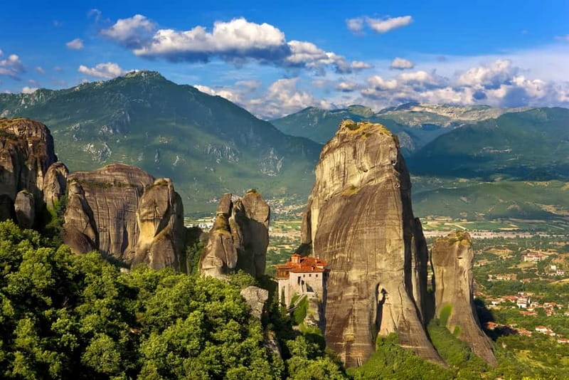 Athens: Meteora Monasteries, Hermit Caves & Seaside Escapes - Kastraki lunch: good pause time, with flexible choices