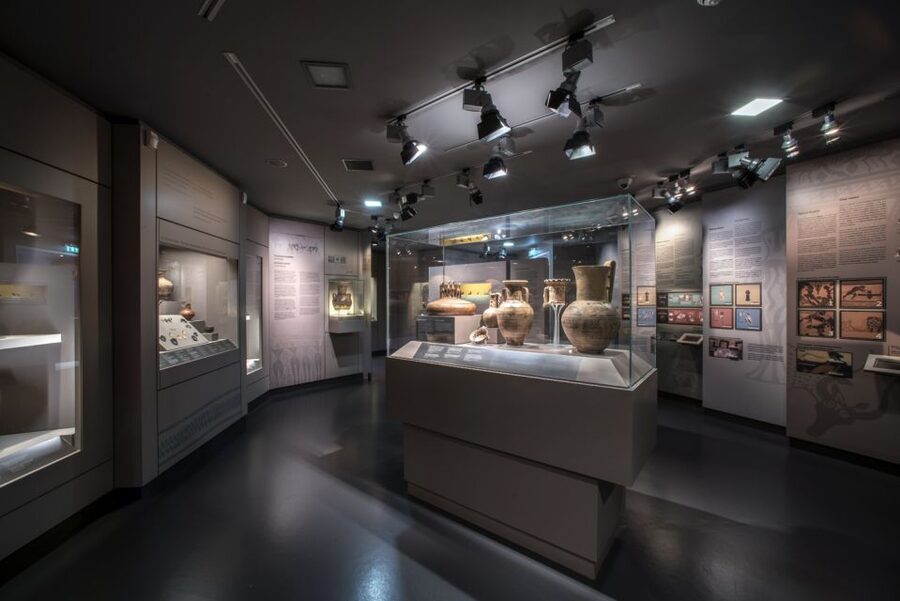 Athens: Museum of Cycladic Art Entry Ticket - First Floors and the Cycladic Core: Marble Art, Tools, and Daily Life Signals
