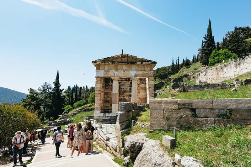Athens: Mythology of Delphi, Museum and Arachova Guided Tour - Quick hits you should know