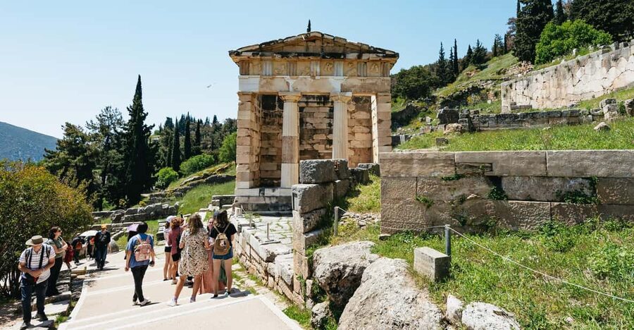 Athens: Mythology of Delphi, Museum and Arachova Guided Tour - Price and Timing: Why $30 Can Make Sense for Delphi
