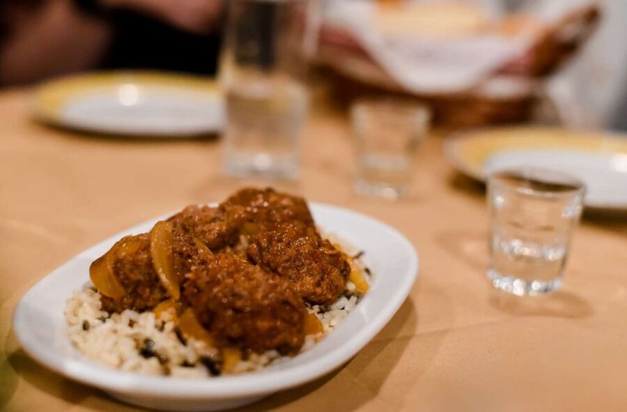 Athens: Premium Food and Wine Tasting Tour in the evening - Athens at night: why this food-wine walk works