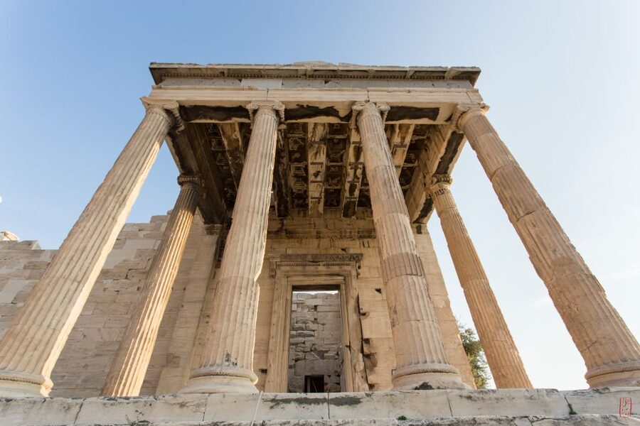 Athens: Private Guided Skip-the-Line Tour of the Acropolis - The philosopher angle: Socrates and Aristotle on stone streets