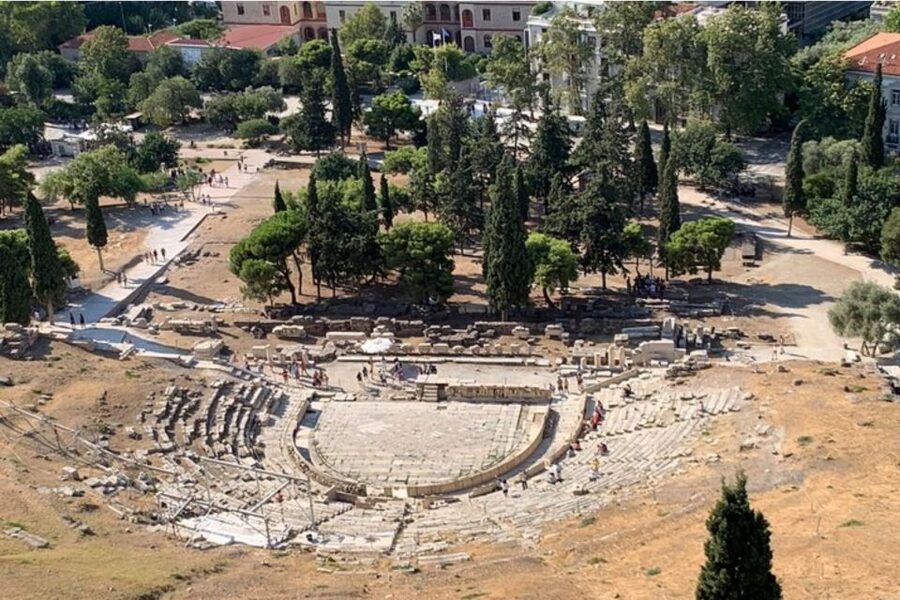 Athens : Private Walking Tour With A Guide ( Private Tour ) - Photo Stops and Monument Exteriors Without the Museum Ticket Hassle