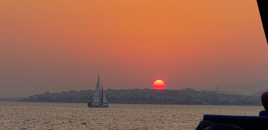 Athens: Riviera Catamaran Tour with Fresh Meal and Drinks - Hydrousa Island stop: uninhabited scenery and a more adventurous feel