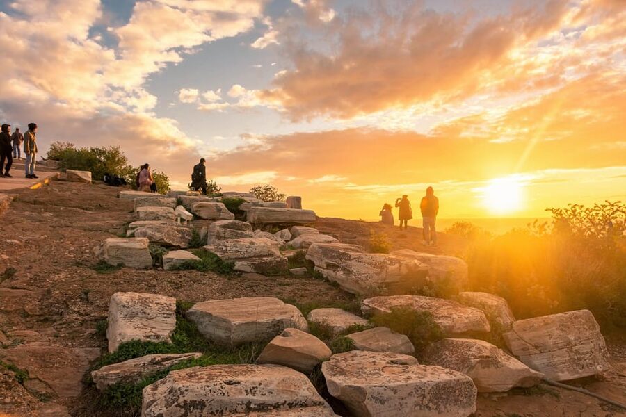 Athens Riviera: Poseidon Temple & Lake Vouliagmeni Day Tour - Meet near the Acropolis, then trade city noise for the coast