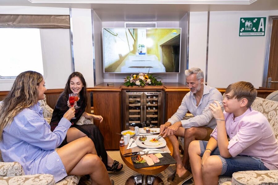 Athens: Saronic Islands Cruise with VIP Area Seating & Lunch - Key highlights to look for