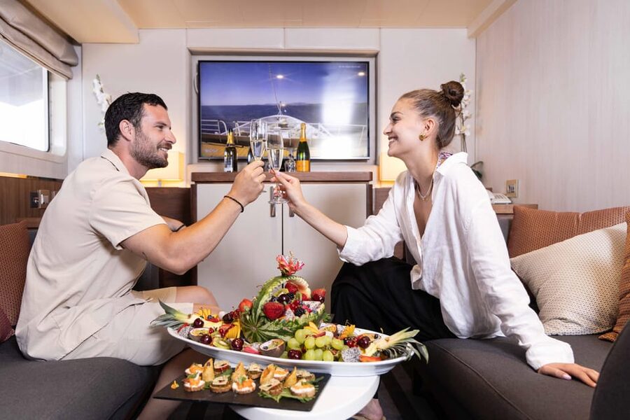 Athens: Saronic Islands Cruise with VIP Area Seating & Lunch - Getting from Athens to the ship without headaches