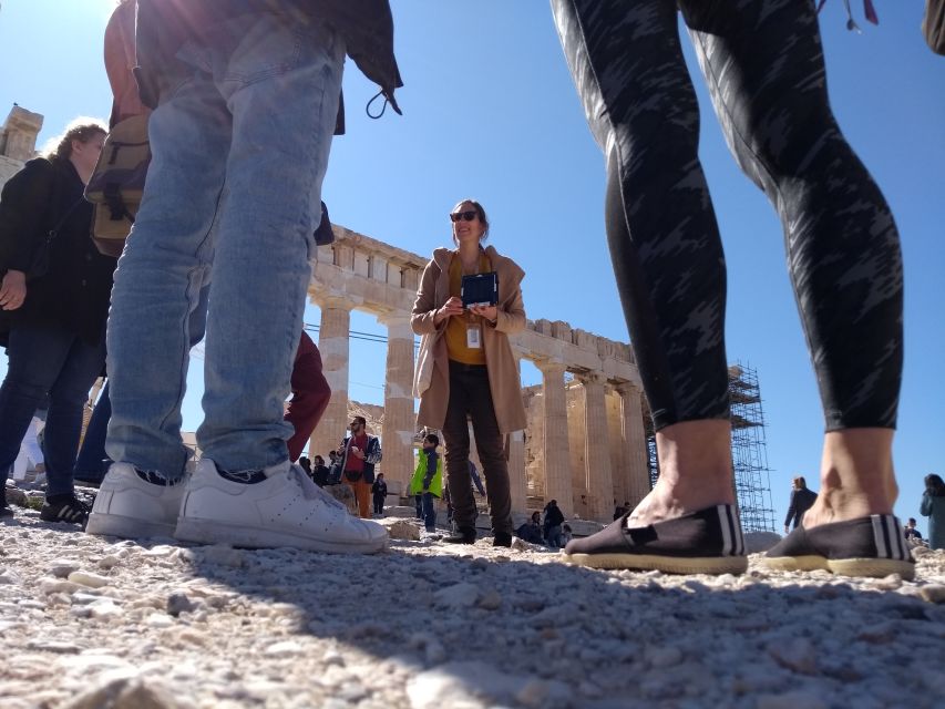 Athens: The Acropolis and Acropolis Museum Tour in German - The photo stop on the Acropolis hill: a useful reset, not just free time