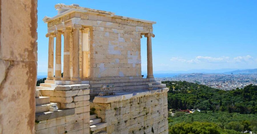 Athens: The Acropolis Guided Walking Tour in Dutch - Learning on the move: myths, building tricks, and how you use your eyes