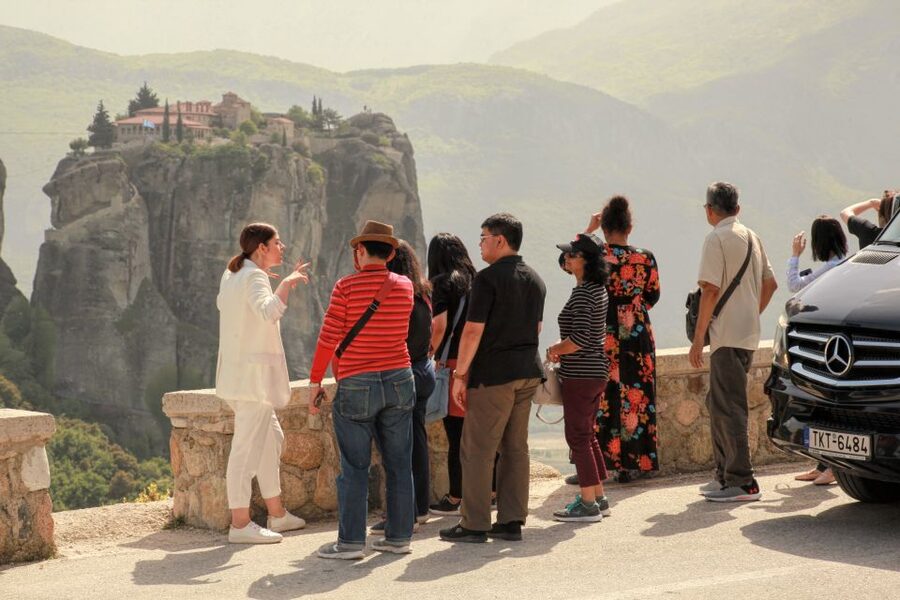 Athens to Meteora: Monasteries & Hidden Caves Bus Tour - Why Meteora Works So Well as a One-Day Trip