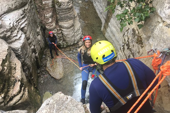 Canyoning trip at Zagori area of Greece - Section A - Rogovo Papigo stop: why it matters before you rappel