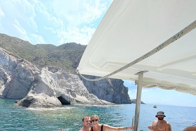 Catamaran Semi Cruise Paros Antiparos includes Food and Drinks - Panteronisi: boat-only bays for snorkel and slow relaxation
