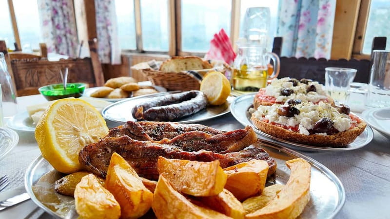 Chania: Morning Bites & Market Delights Food Tour - Starting at Platia 1866: koulouri and the first bite of the day