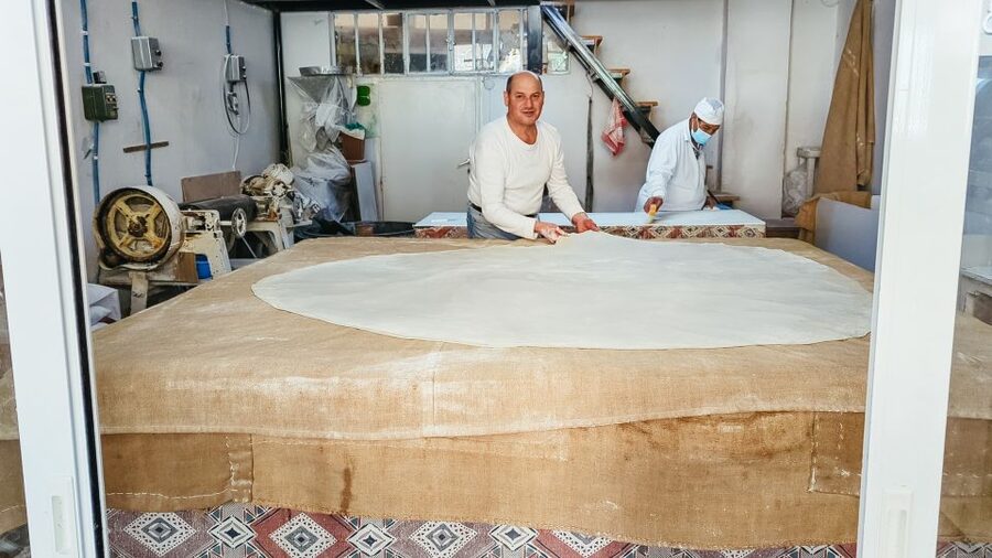 Chania: Old Town Highlights Guided Tour with Street Food - The guide factor: what makes Manos, Adonis, Aria, Eleni, and Goldy stand out
