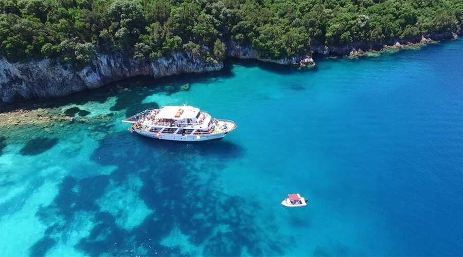 Corfu: Day Cruise to the Blue Lagoon with Visit to Syvota - Guides, languages, and what you can ask on the water